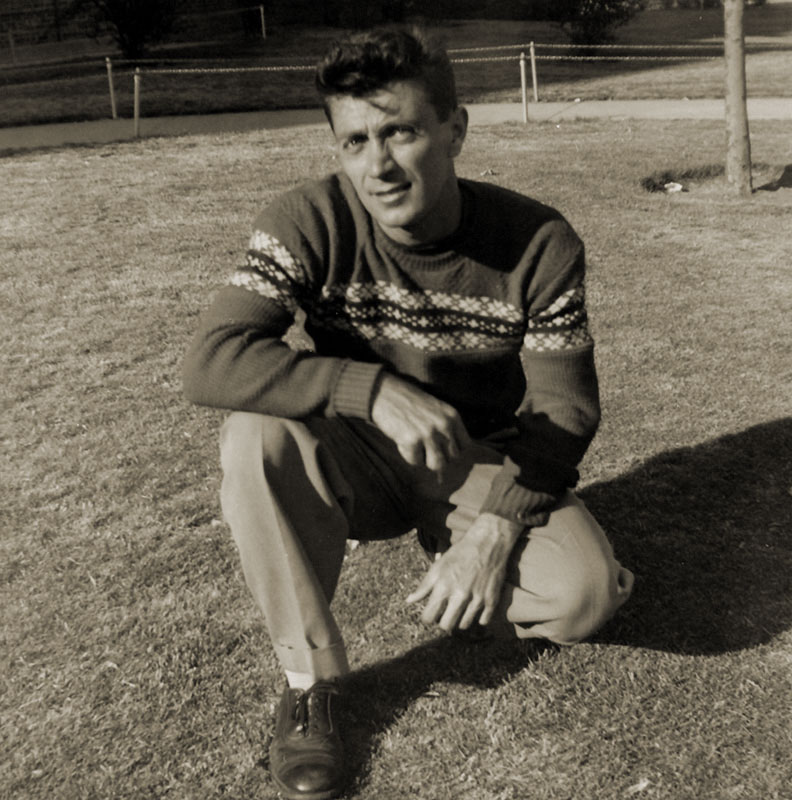 Frank Frazetta en 1950 foto en blanco y negro
